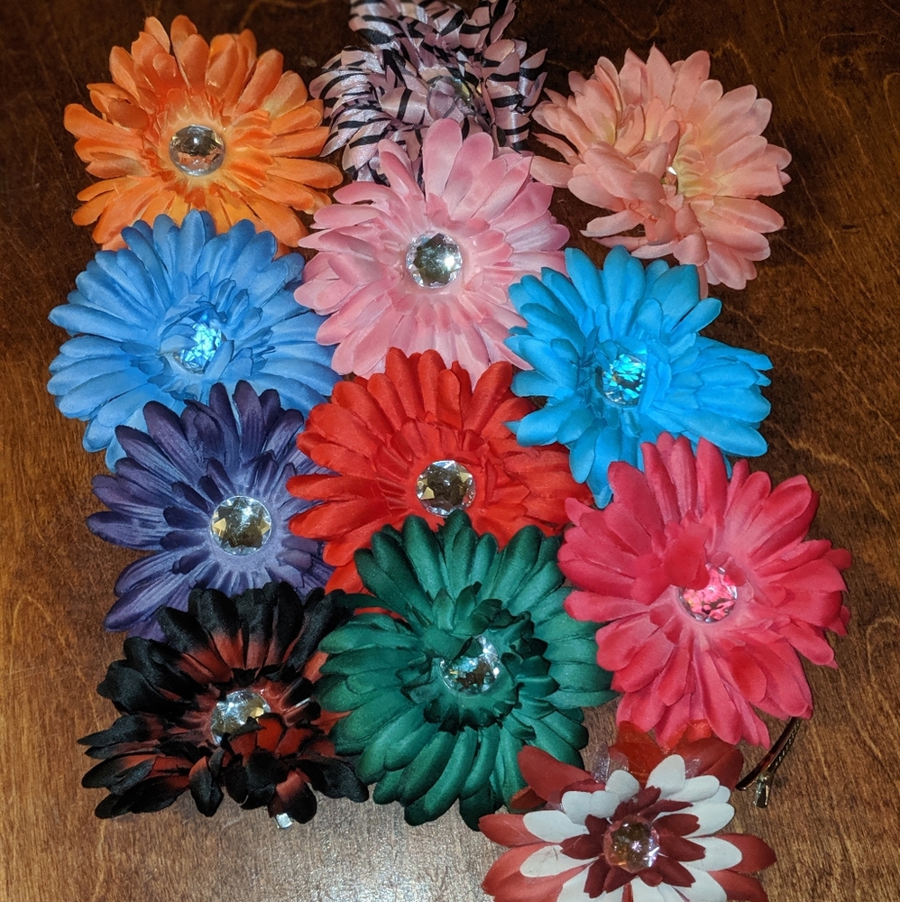 Flowers on alligator clips